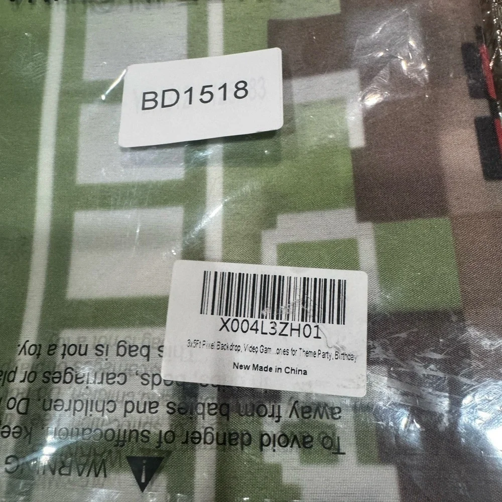 MINECRAFT Pixelated Birthday Party Supplies Set
